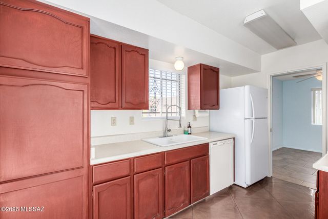 8342 E Cypress Point Lane, Tucson, AZ 85710