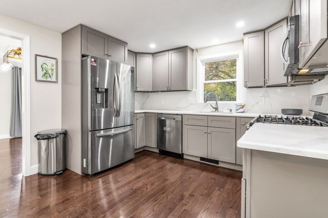 7 Royal Dr, Methuen, MA 01844