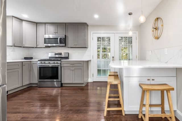 7 Royal Dr, Methuen, MA 01844