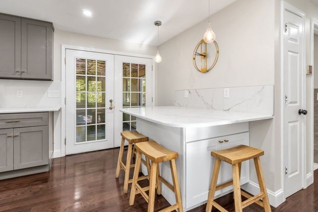 7 Royal Dr, Methuen, MA 01844