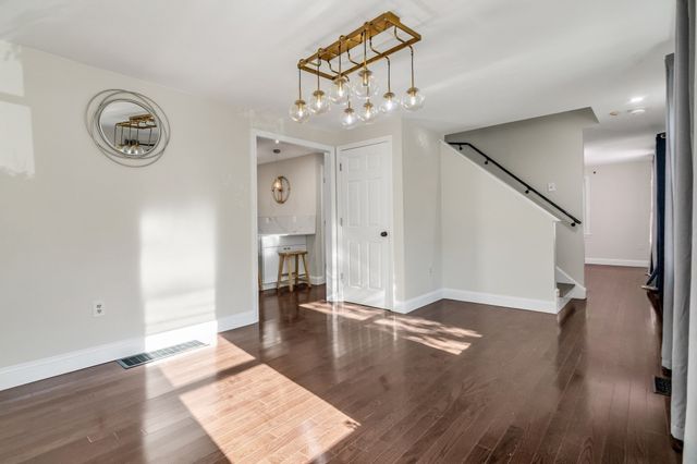 7 Royal Dr, Methuen, MA 01844