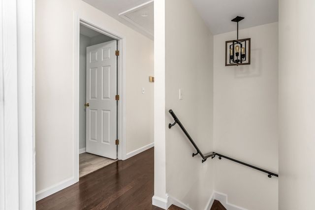 7 Royal Dr, Methuen, MA 01844