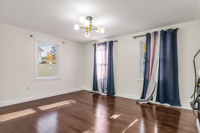 7 Royal Dr, Methuen, MA 01844