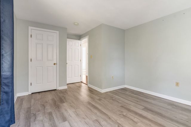 7 Royal Dr, Methuen, MA 01844
