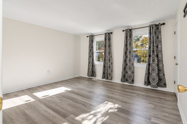 7 Royal Dr, Methuen, MA 01844