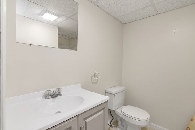 7 Royal Dr, Methuen, MA 01844