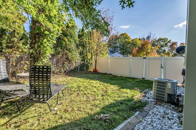 7 Royal Dr, Methuen, MA 01844