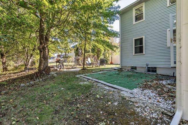 7 Royal Dr, Methuen, MA 01844
