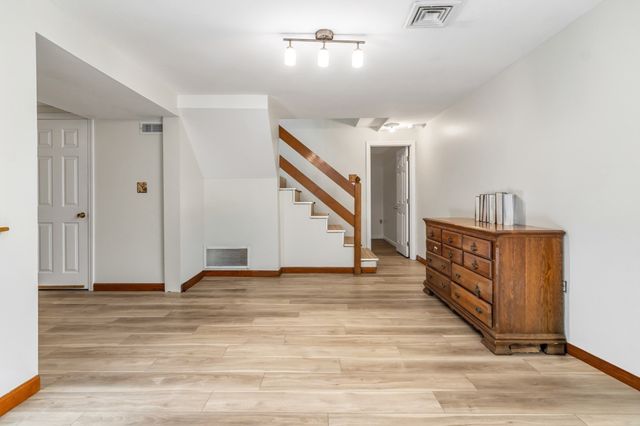 7 Royal Dr, Methuen, MA 01844