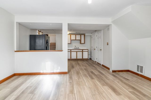 7 Royal Dr, Methuen, MA 01844