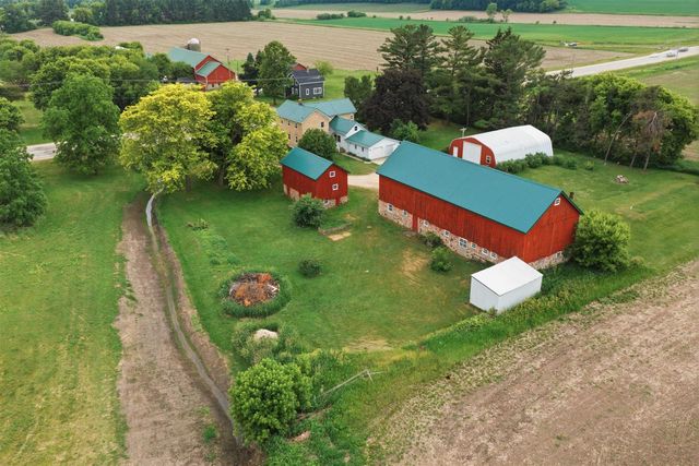 W3536 Highway 33, Horicon, WI 53032