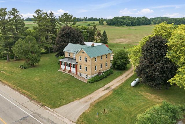 W3536 Highway 33, Horicon, WI 53032