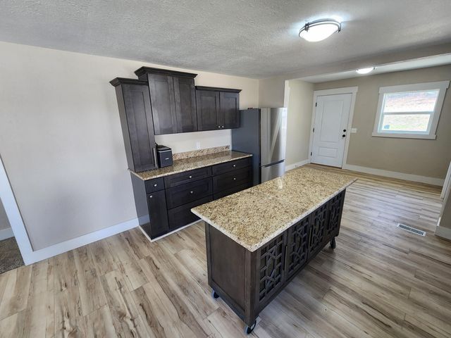 106 Mountain Street, Cassville, MO 65625