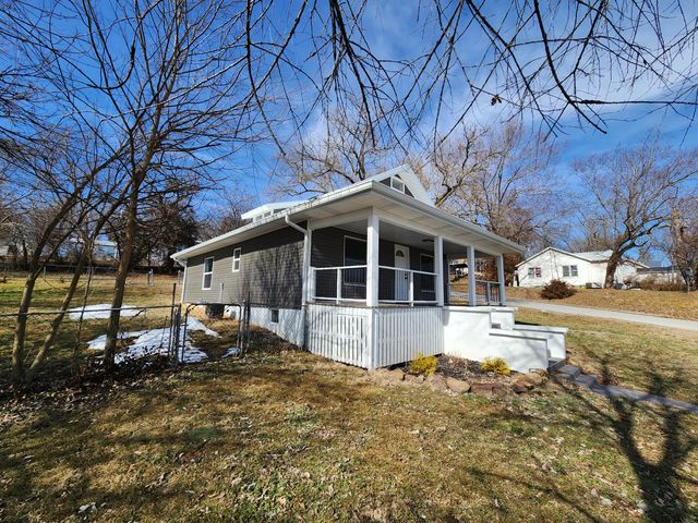 106 Mountain Street, Cassville, MO 65625
