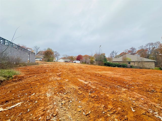 110 Elmwood Court, Palestine, TX 75801