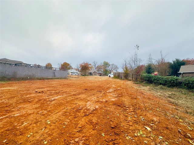 110 Elmwood Court, Palestine, TX 75801