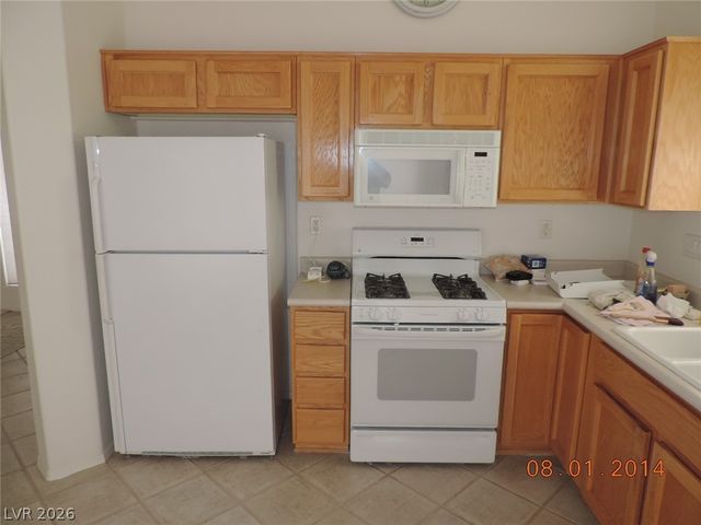 2337 SUN CLIFFS Street 202, Las Vegas, NV 89144