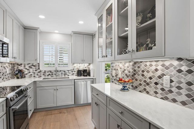 157 Atlantis Boulevard 103, Atlantis, FL 33462