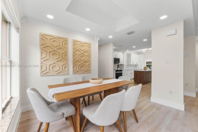 8424 NW 141st Ln 4307, Miami Lakes, FL 33016