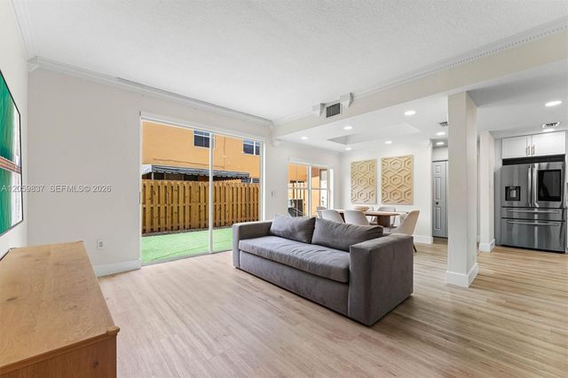 8424 NW 141st Ln 4307, Miami Lakes, FL 33016