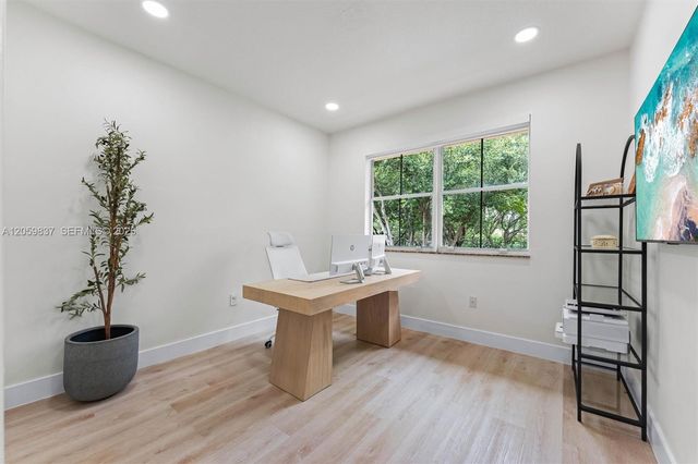 8424 NW 141st Ln 4307, Miami Lakes, FL 33016