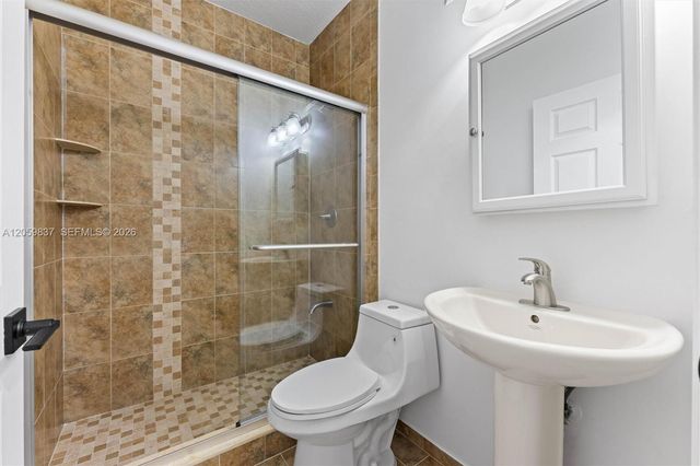 8424 NW 141st Ln 4307, Miami Lakes, FL 33016