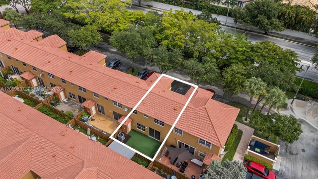 8424 NW 141st Ln 4307, Miami Lakes, FL 33016