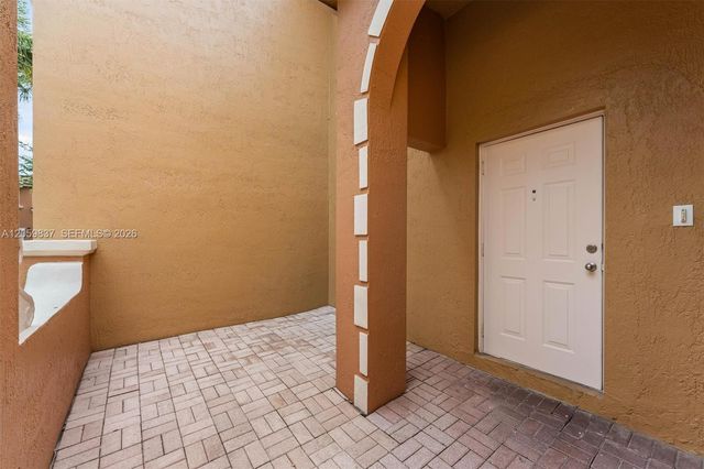8424 NW 141st Ln 4307, Miami Lakes, FL 33016