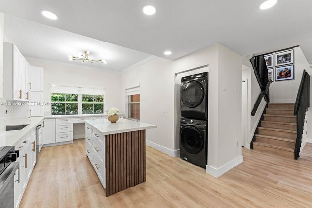 8424 NW 141st Ln 4307, Miami Lakes, FL 33016