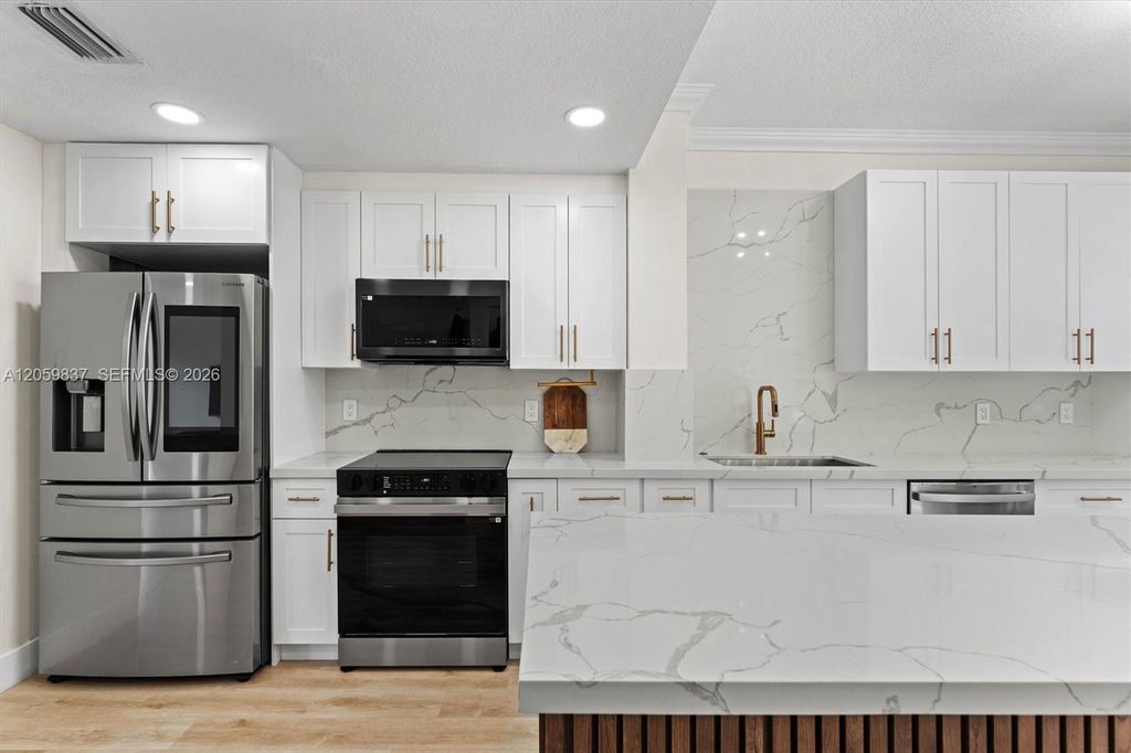 8424 NW 141st Ln 4307, Miami Lakes, FL 33016