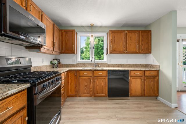 12 South Meadow Lane, Enfield, CT 06082