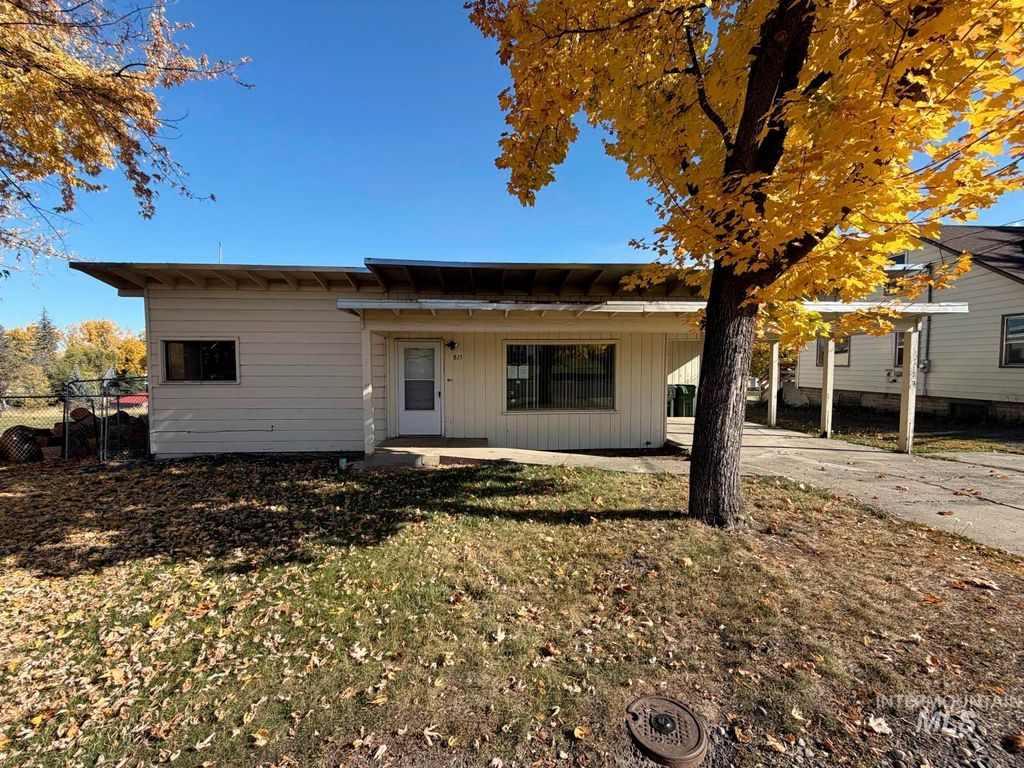 815 S Idaho Ave, Grangeville, ID 83501 photo 2