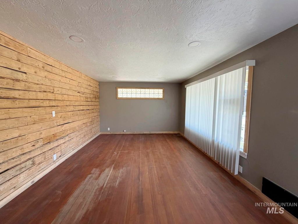 815 S Idaho Ave, Grangeville, ID 83501 photo 3