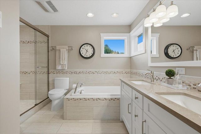 1801 Grey Fox Lane, Hudson, WI 54016