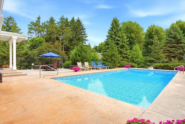 1801 Grey Fox Lane, Hudson, WI 54016