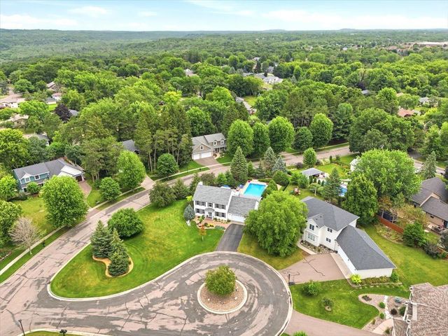 1801 Grey Fox Lane, Hudson, WI 54016