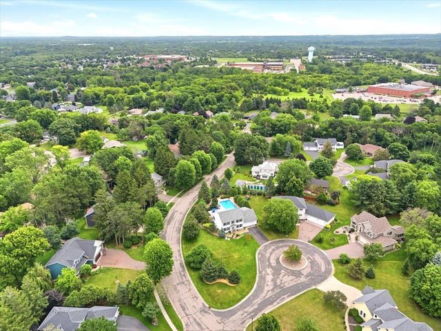 1801 Grey Fox Lane, Hudson, WI 54016