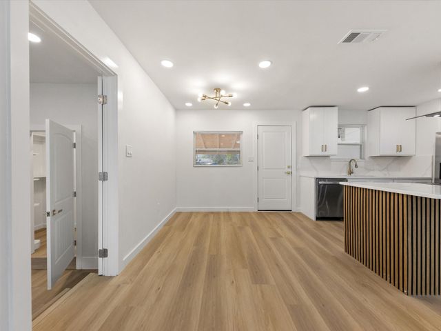 2907 Andrea Lane, Dallas, TX 75228