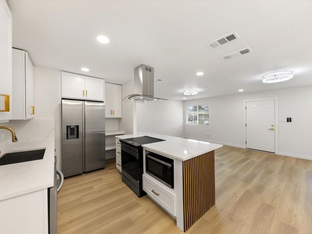 2907 Andrea Lane, Dallas, TX 75228