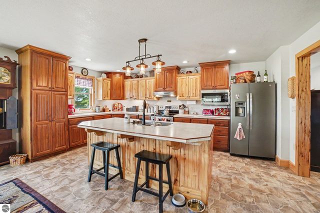 3571 N Shepherd Road, Mt Pleasant, MI 48858