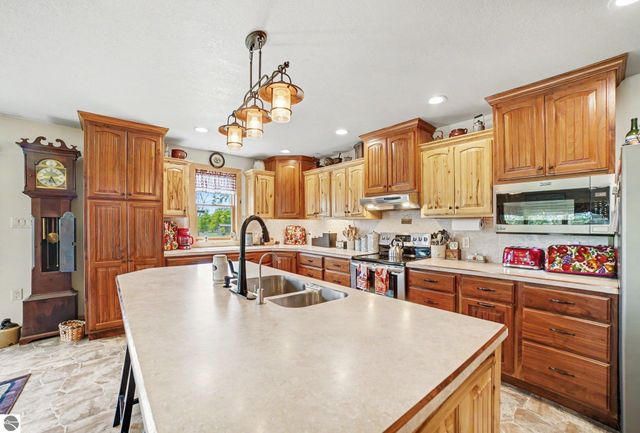 3571 N Shepherd Road, Mt Pleasant, MI 48858
