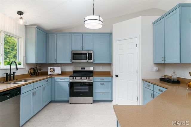 116 Baxter Commons Drive, Manchester, MO 63011
