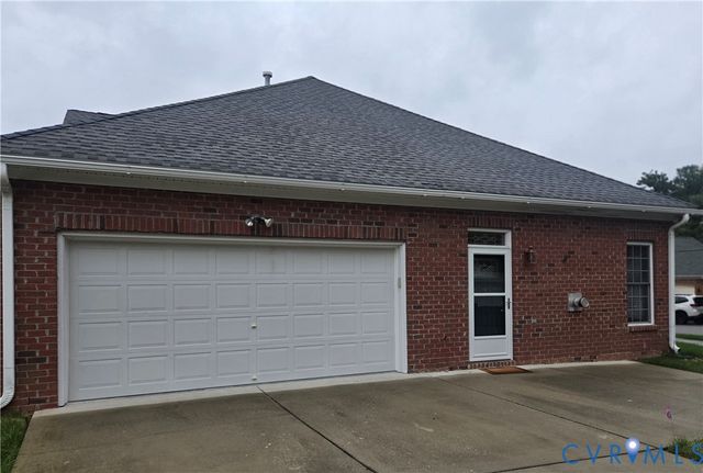 4401 Village Garden Cir, Chester, VA 23831