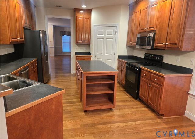 4401 Village Garden Cir, Chester, VA 23831
