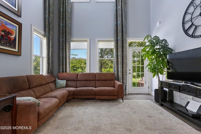112 Hedgerow Lane, Manalapan, NJ 07726