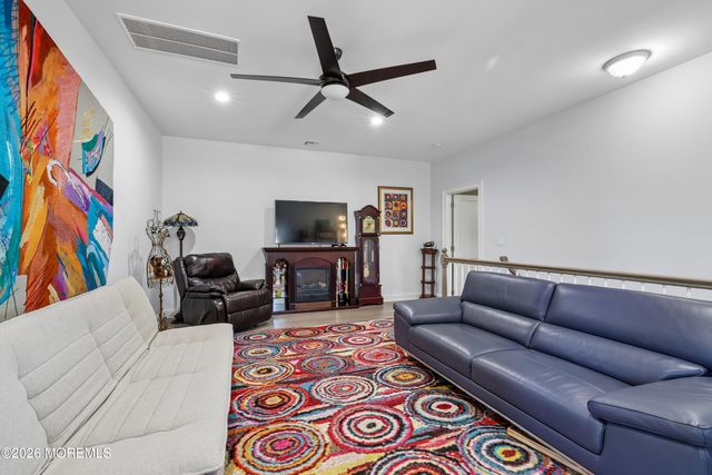 112 Hedgerow Lane, Manalapan, NJ 07726