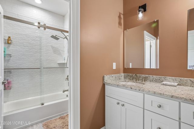 112 Hedgerow Lane, Manalapan, NJ 07726