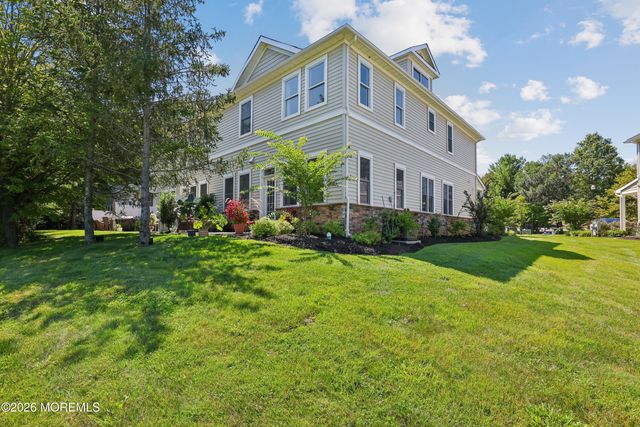 112 Hedgerow Lane, Manalapan, NJ 07726