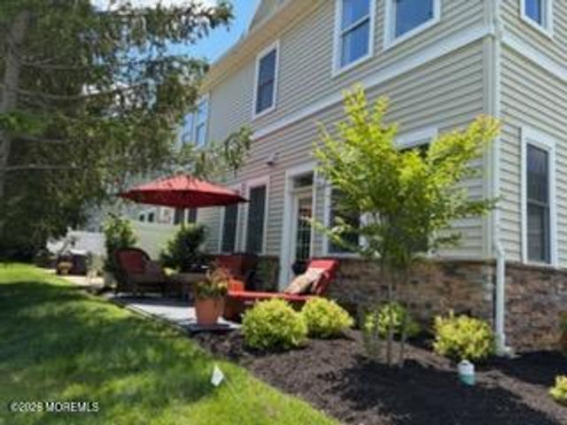 112 Hedgerow Lane, Manalapan, NJ 07726