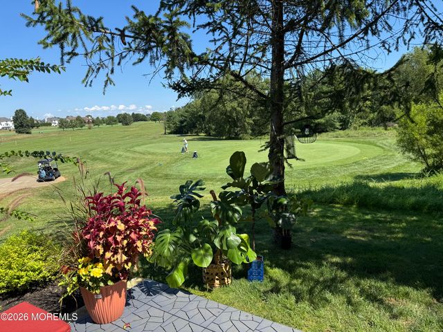 112 Hedgerow Lane, Manalapan, NJ 07726